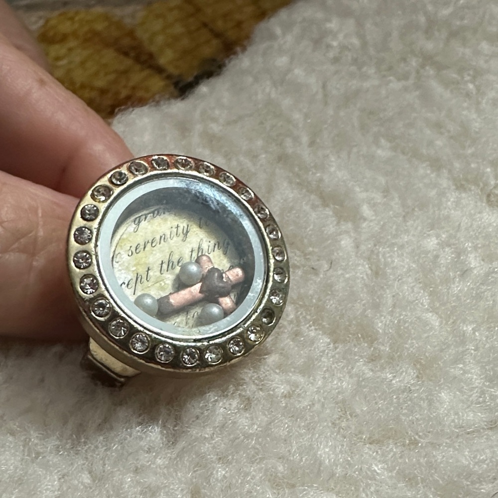 Elegant Gold and Silver Women's Ring with Crystal Accents